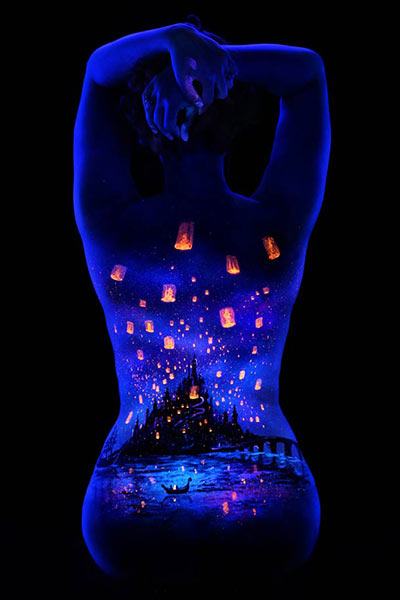 John-Poppleton-body-painting-black-light-2_odpv1a